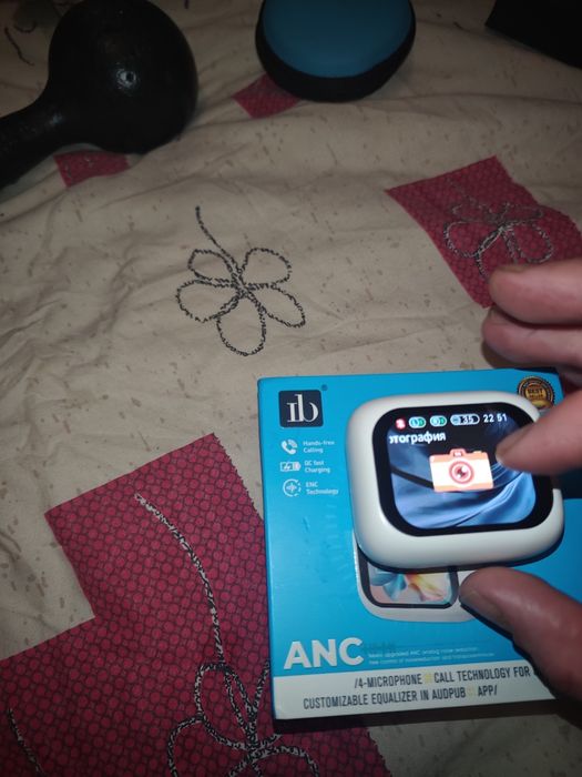 Продам блютуз навушники,з экраном.