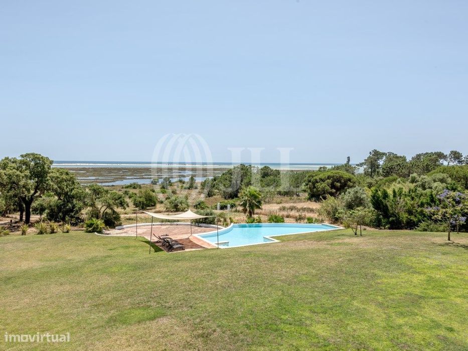 Moradia T5+1 com piscina e garagem, em Tavira, Algarve