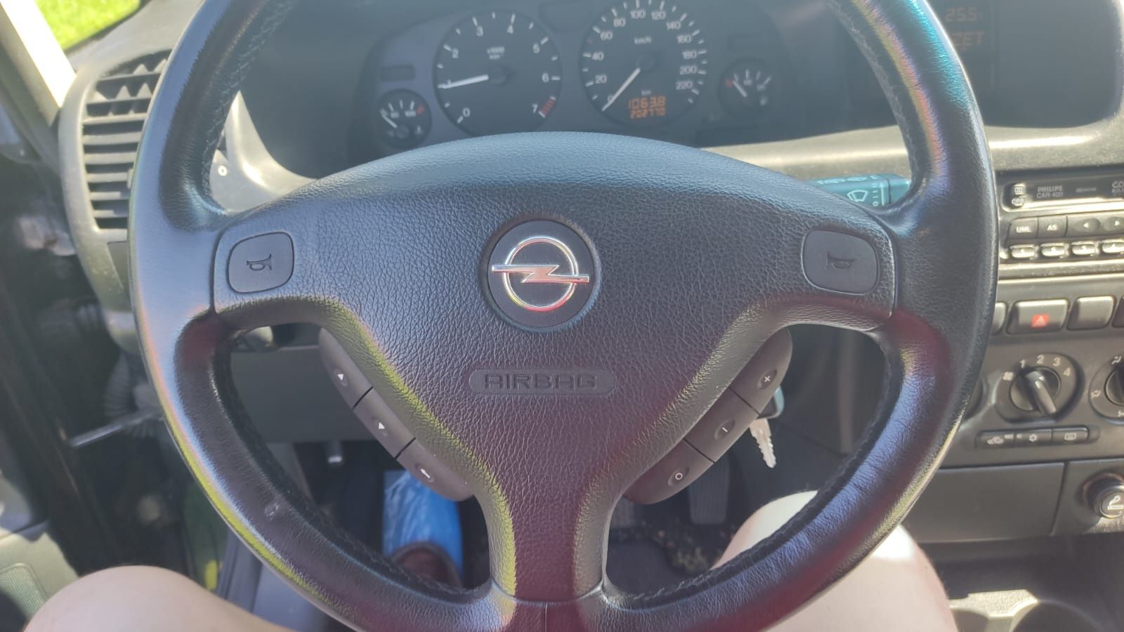 Sprzedam Opel Zafira 1.6 benzyna-7 osobowy.
