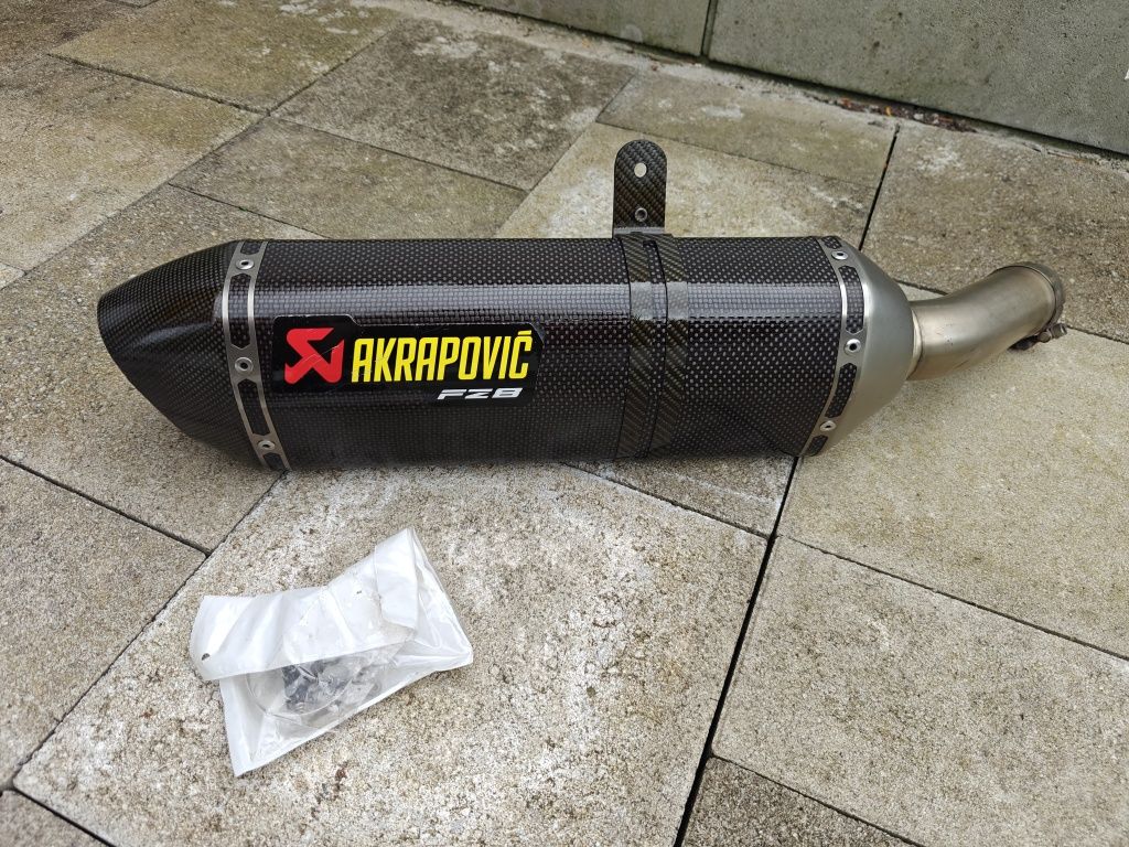 Yamaha  FZ8 Fazer  Tłumik Wydech Akrapovic