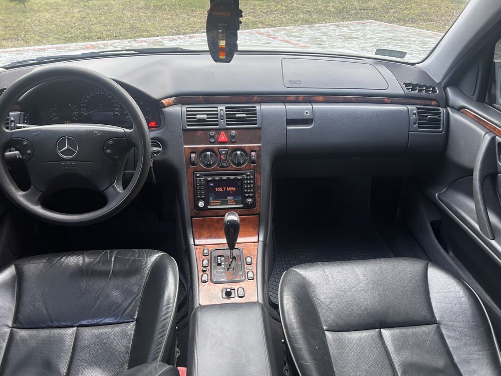 Mersedes-Benz. E-270  2.7 дизель