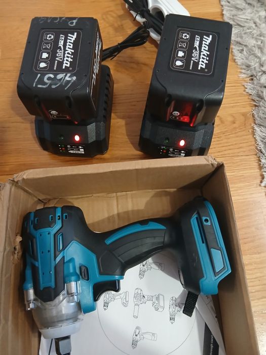 Гайковерт. Імпакт.Зарядне 18-36 макіта.