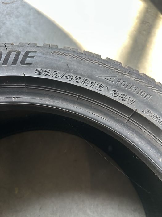 2x opony zimowe 235/45R18 Blizzak LM005 cena za parę 5/6mm 2020