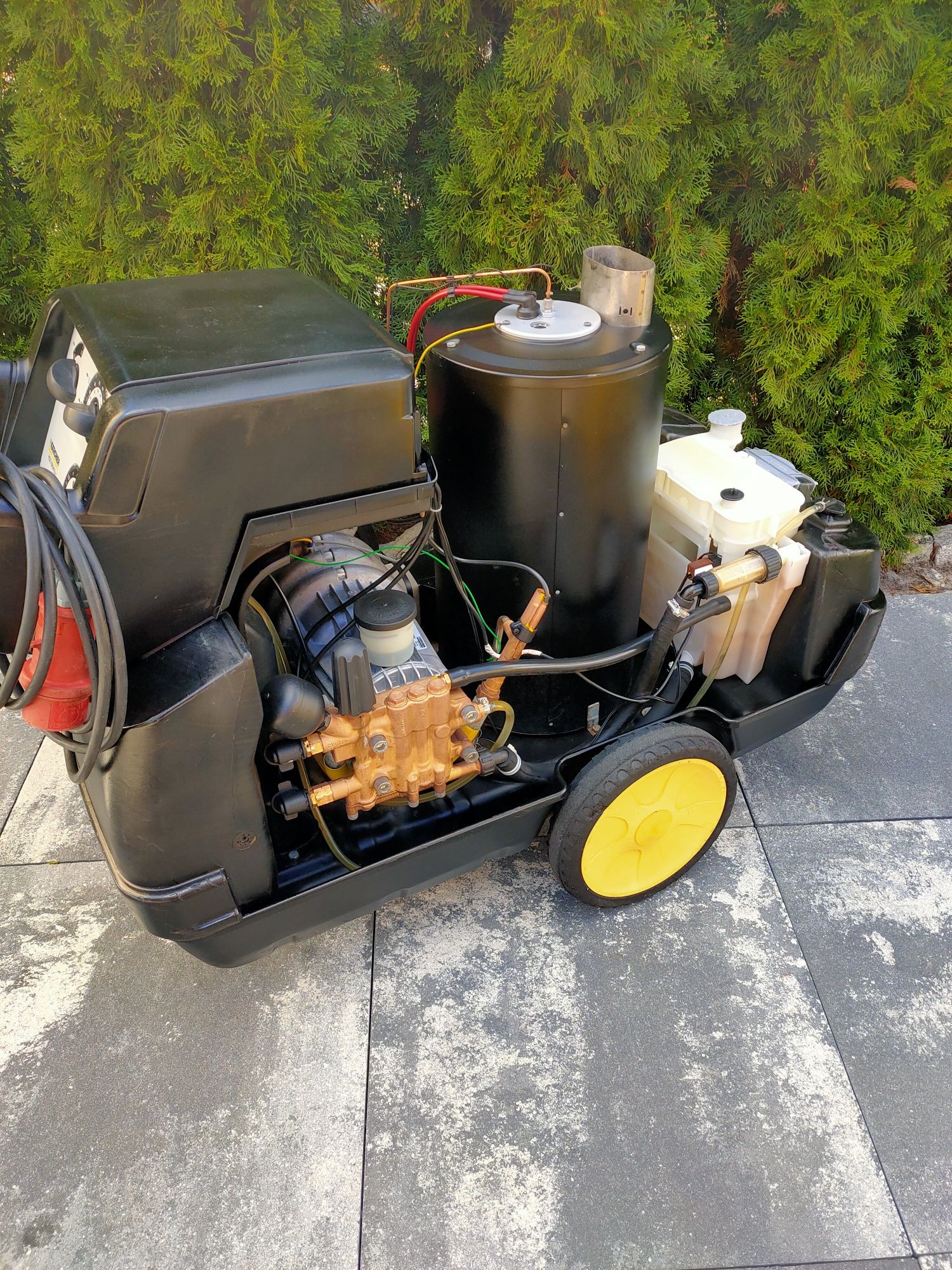 Myjka ciśnieniowa gorącowodna KARCHER HDS 895 M eco