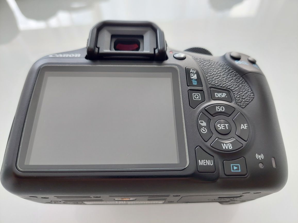 Canon EOS 1300D / T6 + Objetivas + Extras