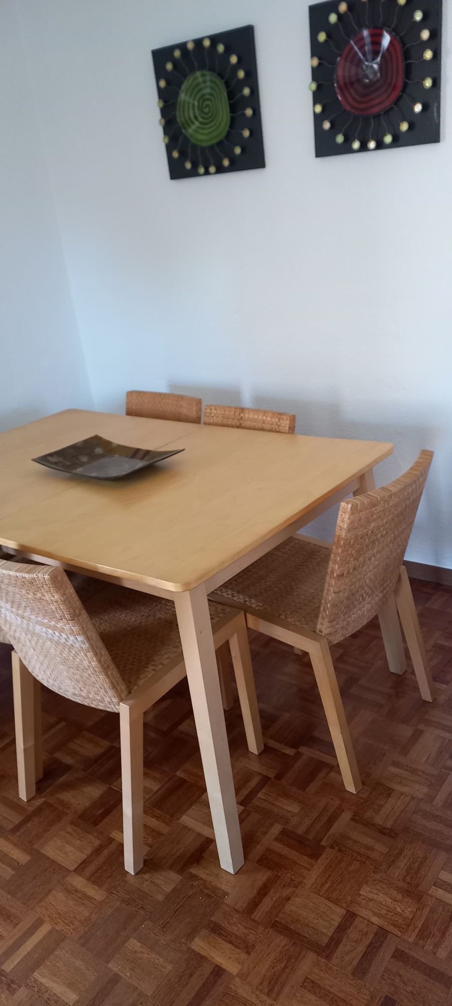 Aluga-se quarto individual no Estoril perto da Escola de Hotelaria