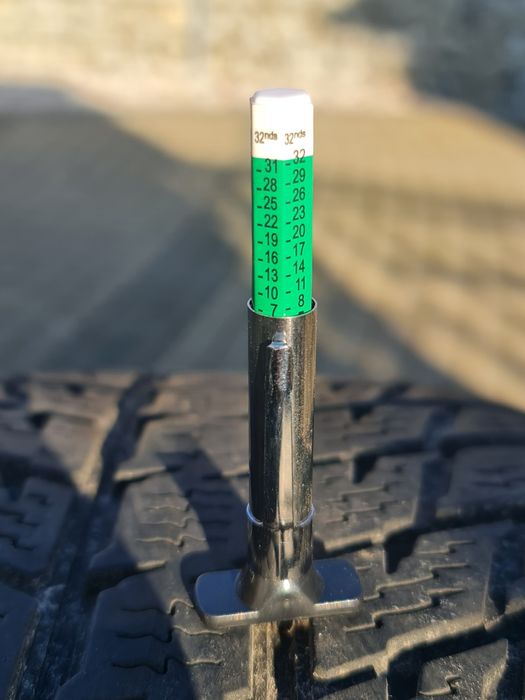 Komplet 4 kół zimowych 235/55 R18 Toyota/Nokian WR SUV 3