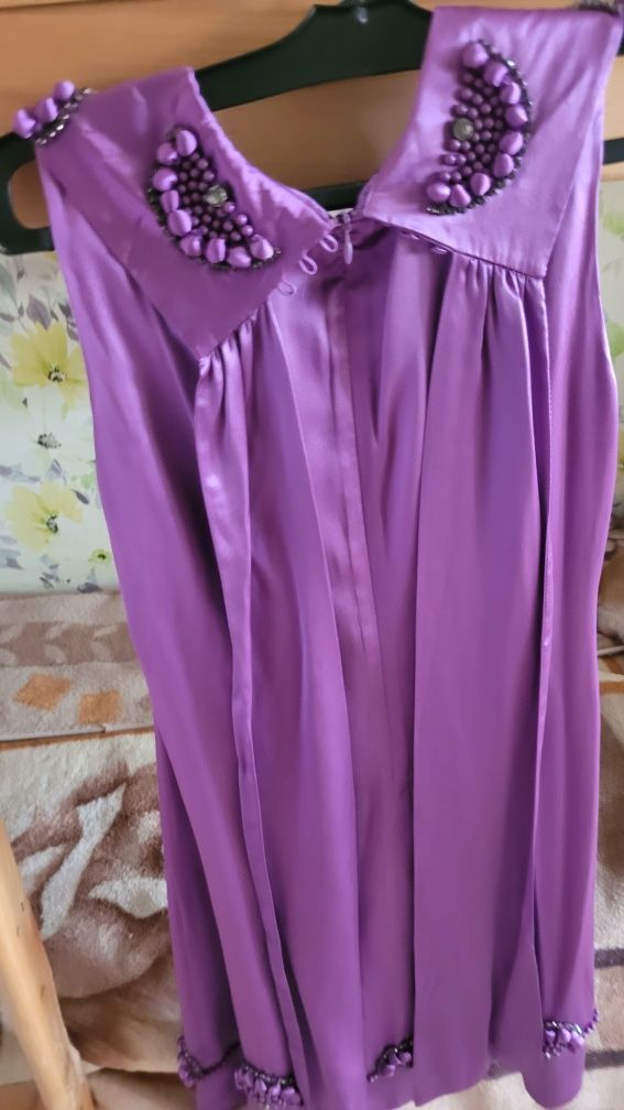 Плаття нове атлас фіолетове на зріст 136см
