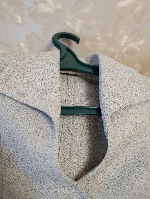 Костюм жіночий світлий