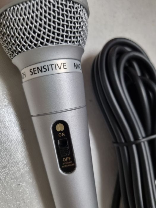 Мікрофон ручний вокальний