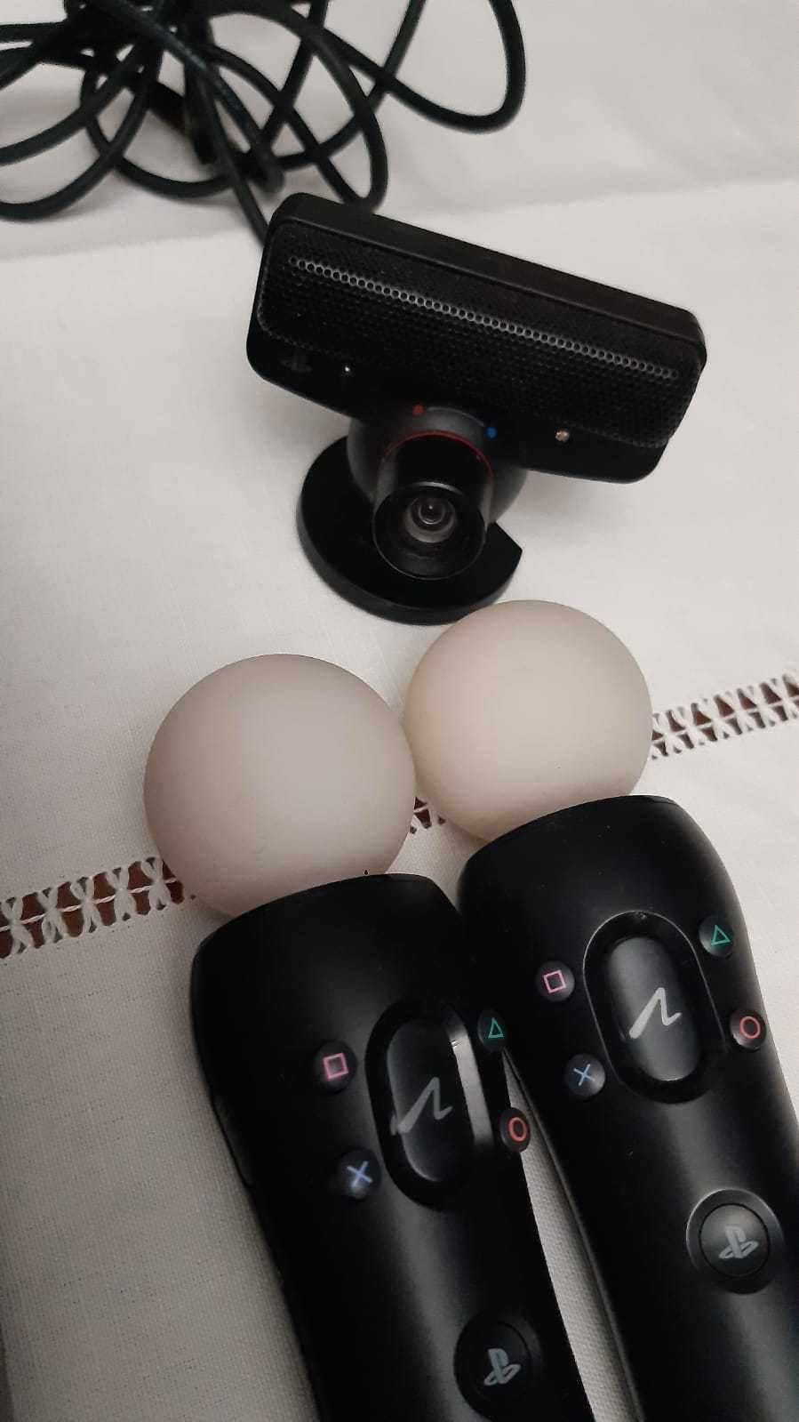 PS3 com comandos e jogos