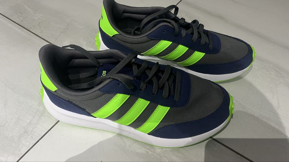 Adidas 39 1/3 NOWE