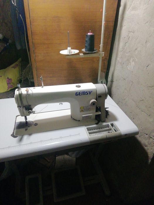 Одноигольная прямострочная швейная машина Gemsy GEM 8900 H