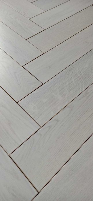 Паркетна дошка інженерна 2-шарова "англійська ялинка"