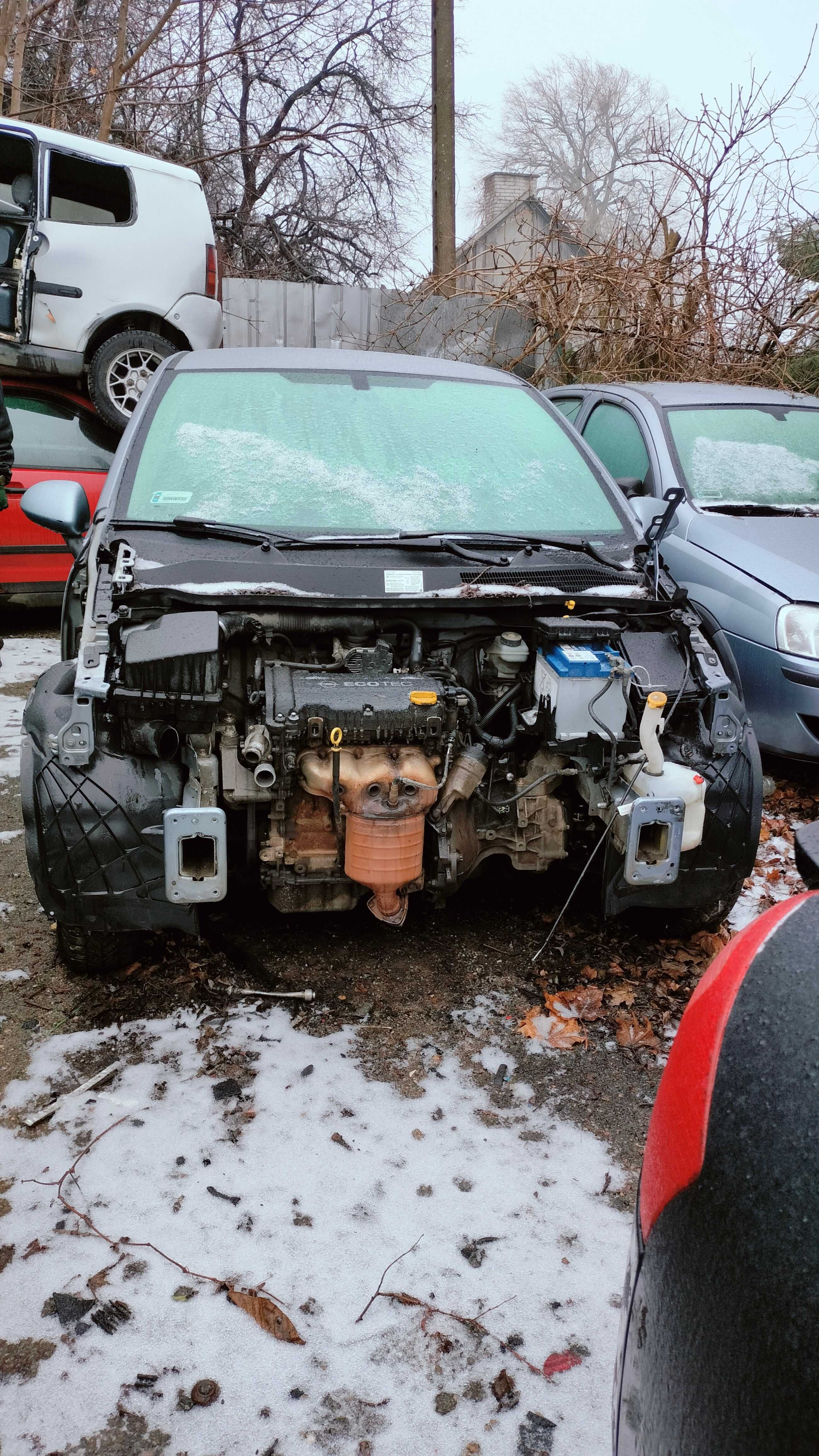 Opel Corsa D silnik 1.3  drzwi zderzak tył reflektor lampy tył części