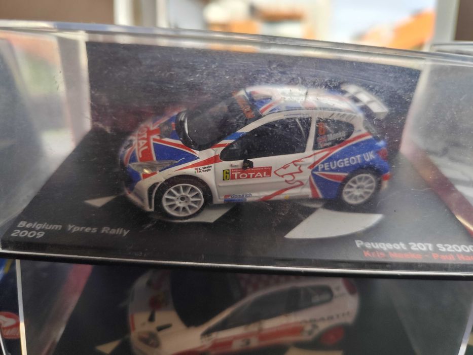 Carros miniatura do Mundial de Rallyes