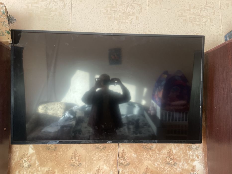 Телевізор 2E 50A06K Android TV
