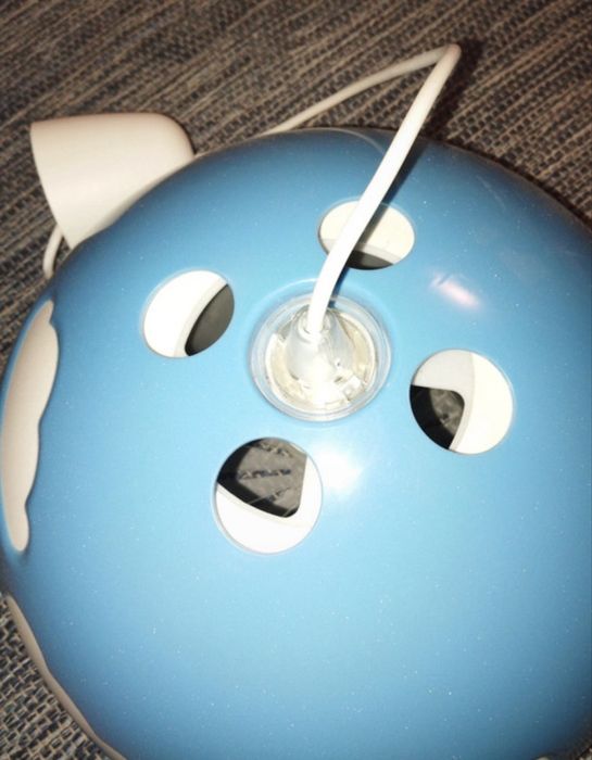 Candeeiro de teto infantil com nuvens