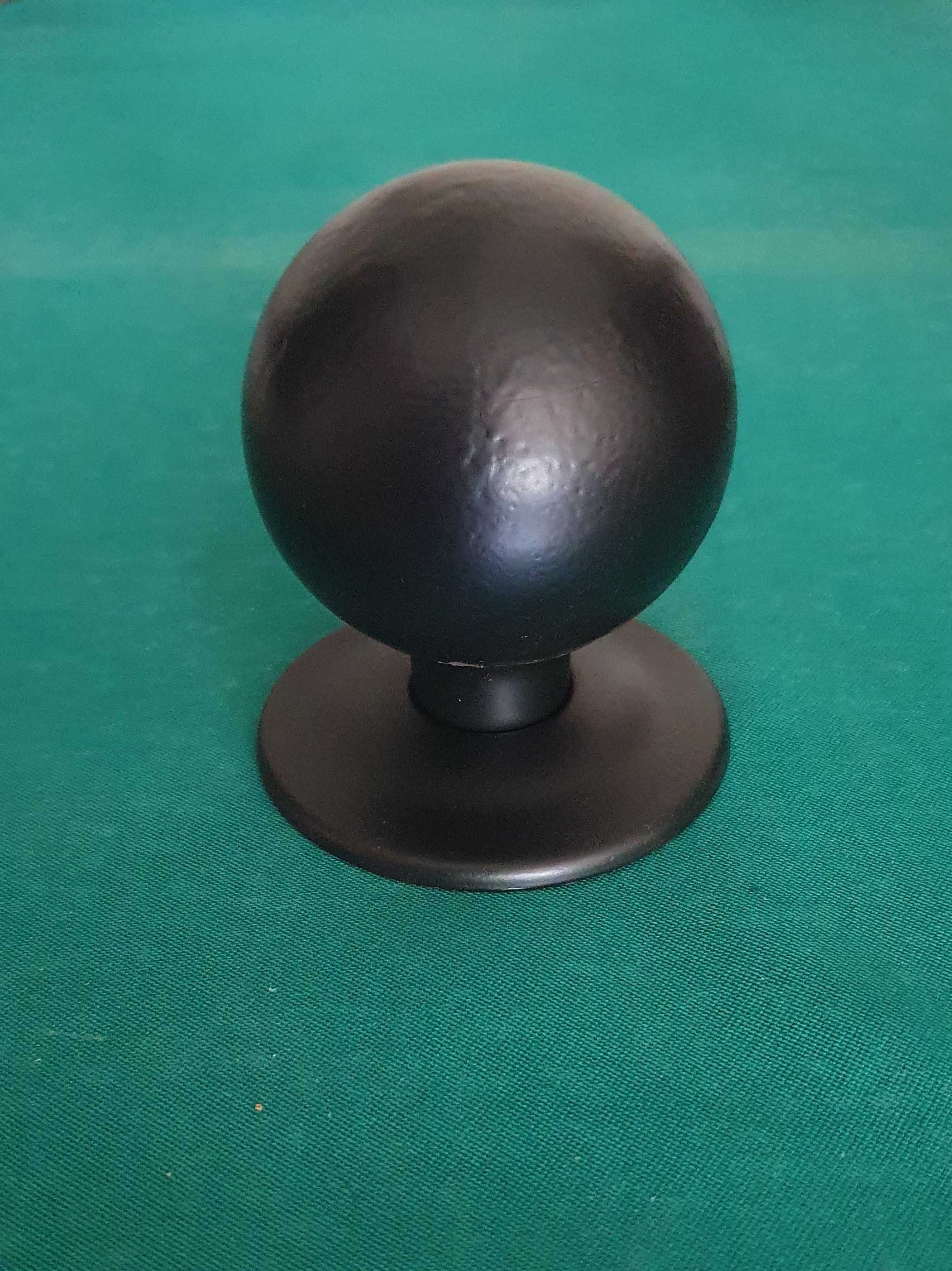 Puxador de porta vintage, em latão pintado de preto