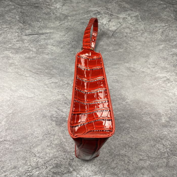 Модна невелика сумка на плече сумочка багет міні жіноча червона