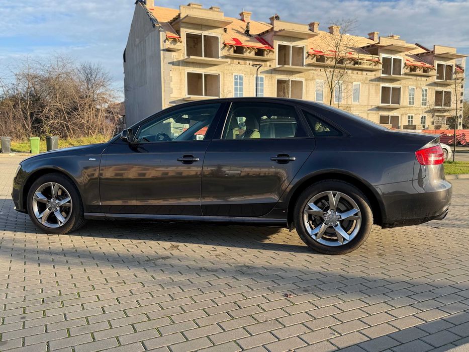 Audi A4 B8 2.0 TDI Sedan Stan bardzo dobry Manual Czarny