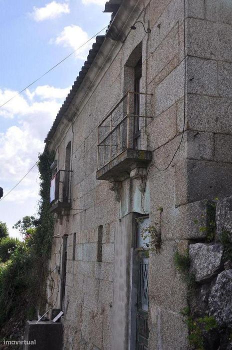 Casa para Restauro em Abação