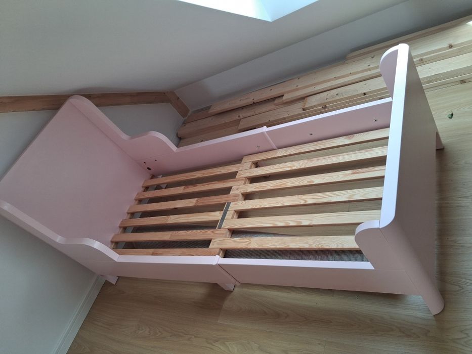 Łóżko dziecięce busunge ikea rosnące z dzieckiem
