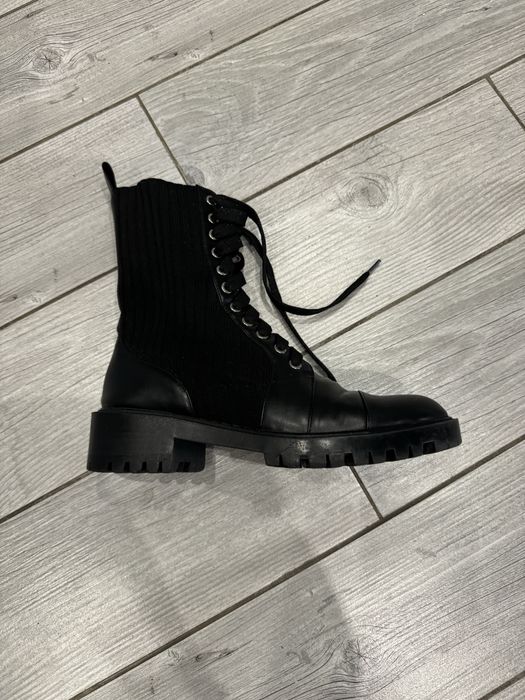 Жіночі черевики на шнурках 39 р Zara