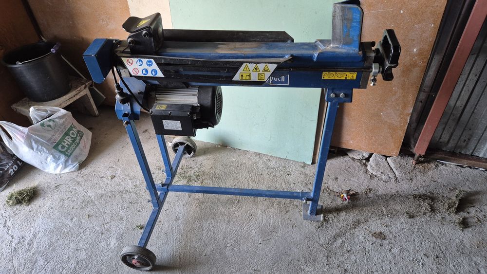 Łuparka, szczyparka do drewna.