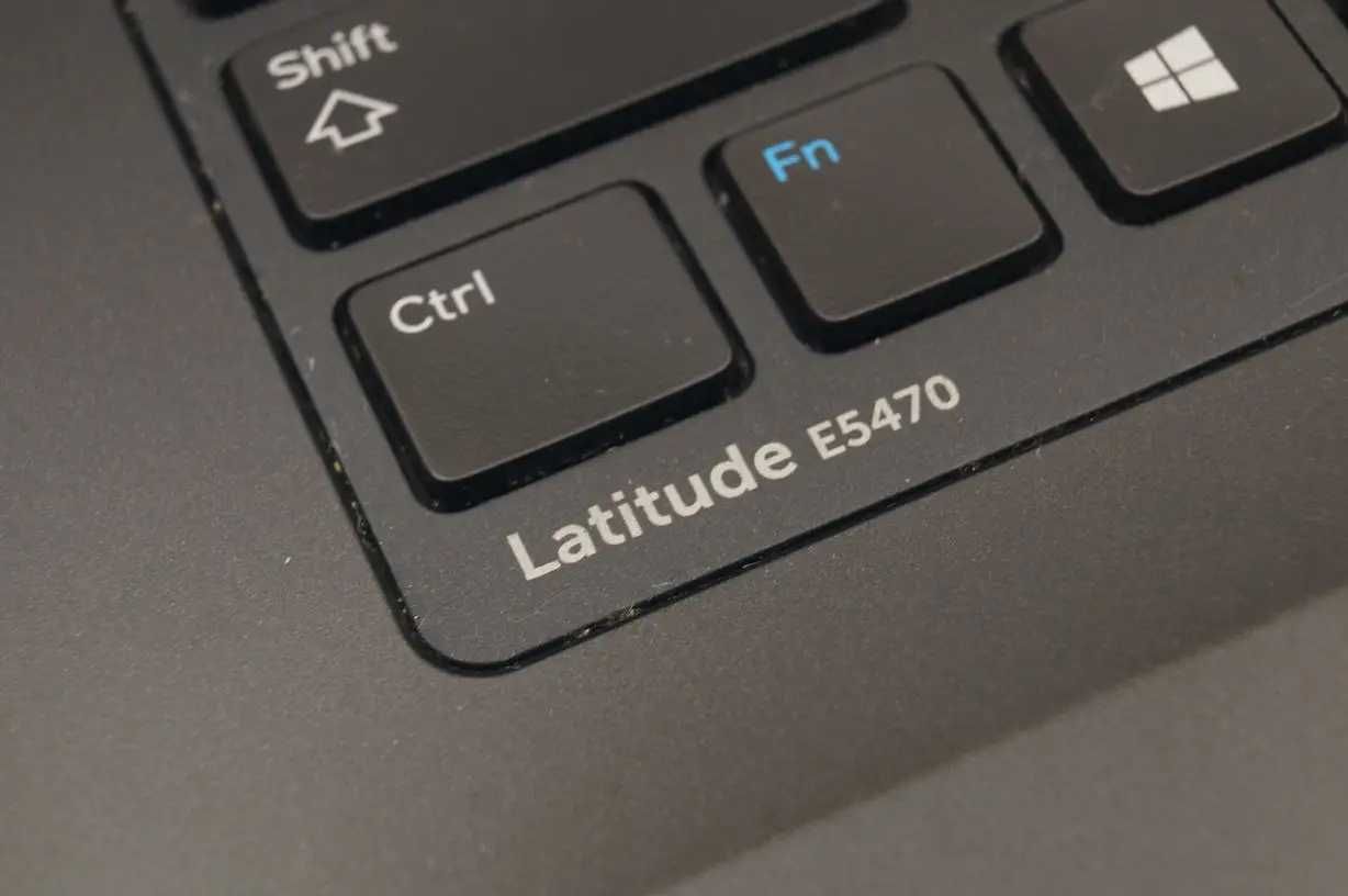 Dell Latitude E5470 / i5-6200U 8 Gb/ SSD 256 ГБ/ Intel HD Graphics 520