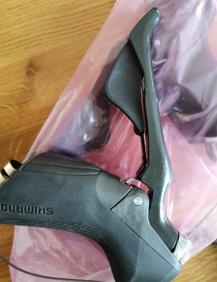 Zestaw klamkomanetek Shimano ULTEGRA r8000 2x11s nowe !!