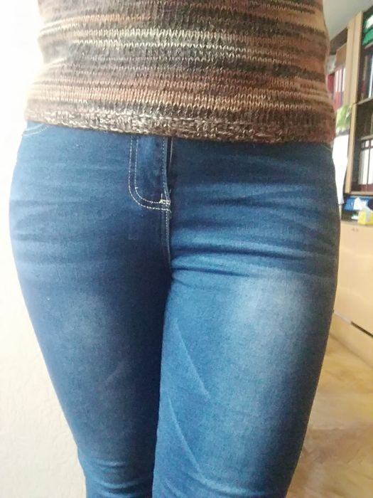 Стрейчевые джинсы М