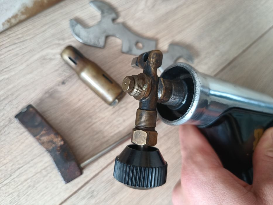 Stary palnik lutlampa na benzynę wschodnie Niemcy BAT 100 - 1