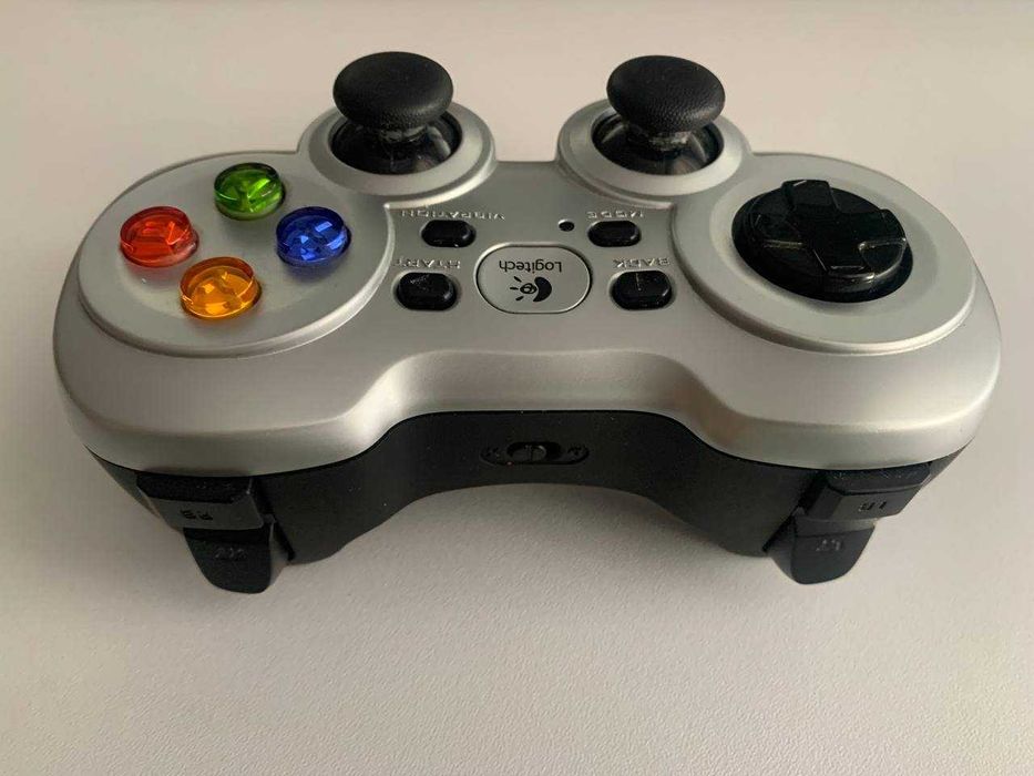 Бездротовий геймпад Logitech F710