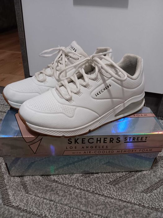 Adidasy damskie białe marki Skechers