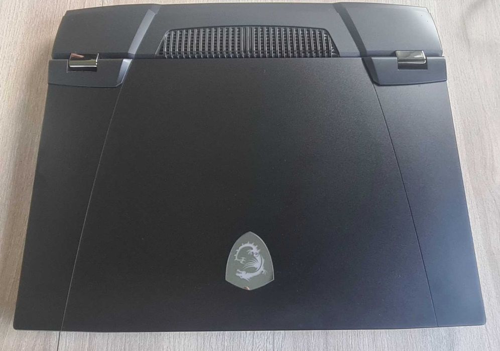 MSI Titan GT77HX 17.3 144Hz i9-13980HX 64GB RAM 2TB SSD RTX4080 Win11