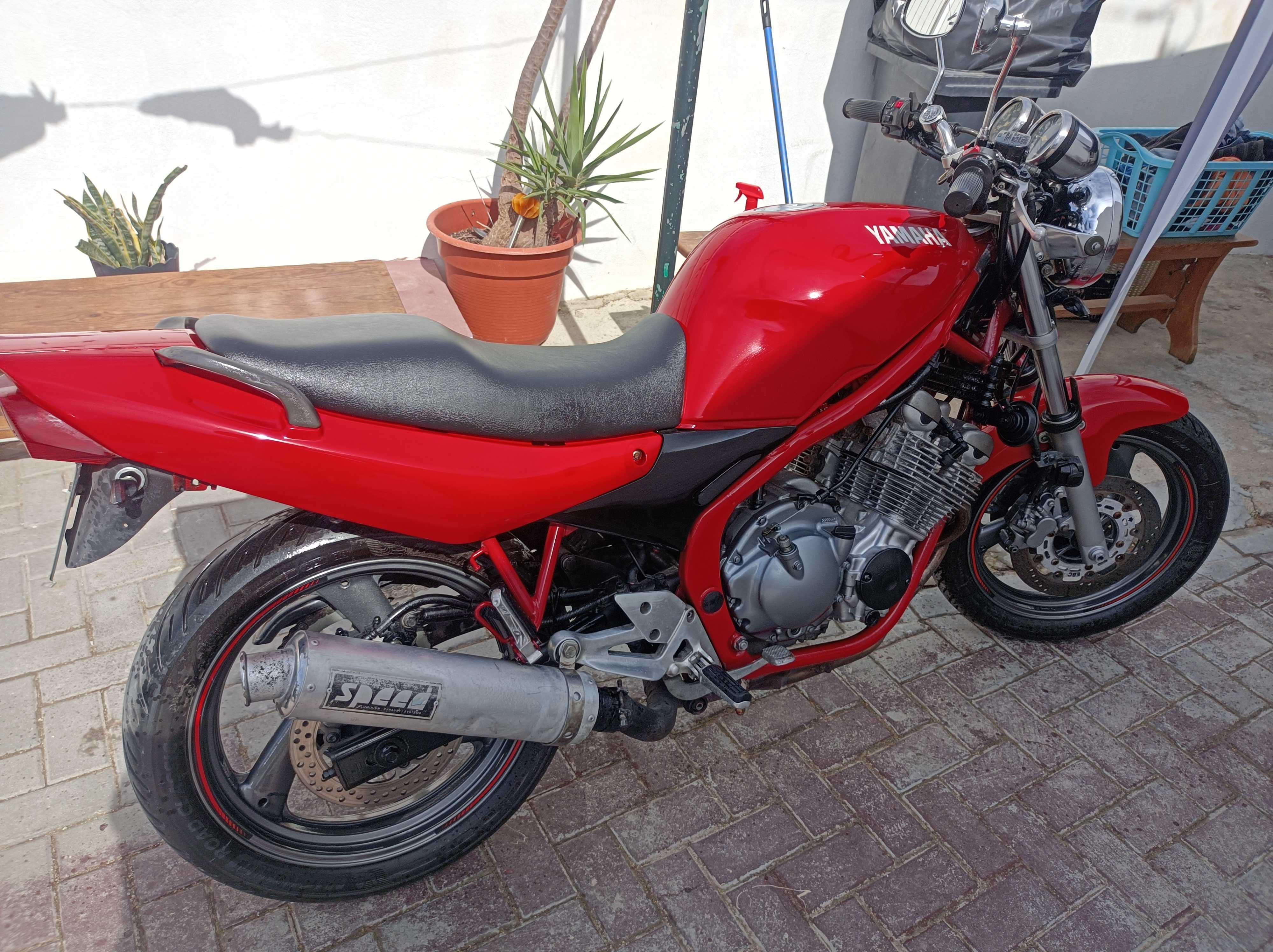 Yamaha xj600 como nova , preço negociável