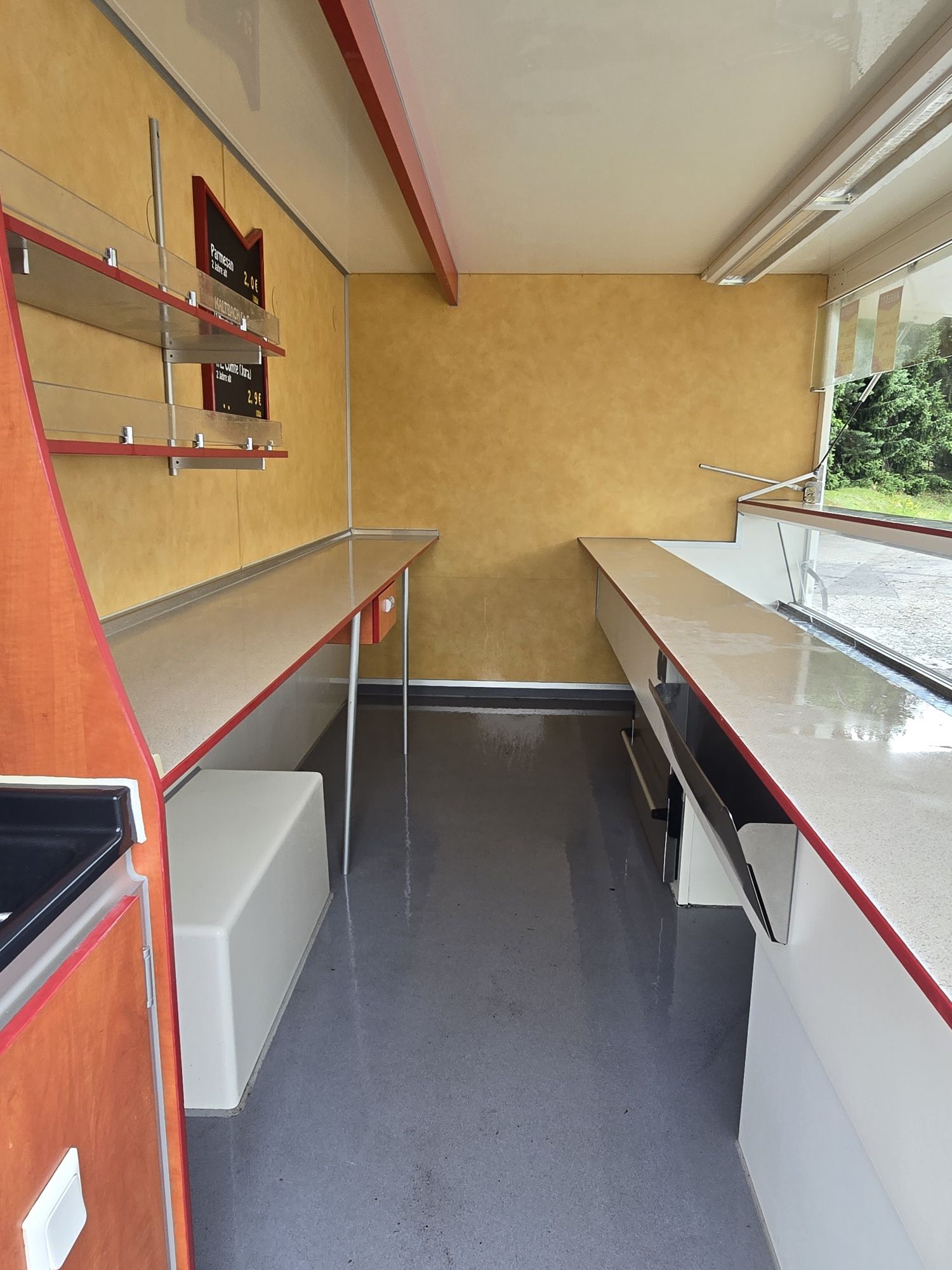 Autosklep Renault Master do Wędlin Ryb Food Truck