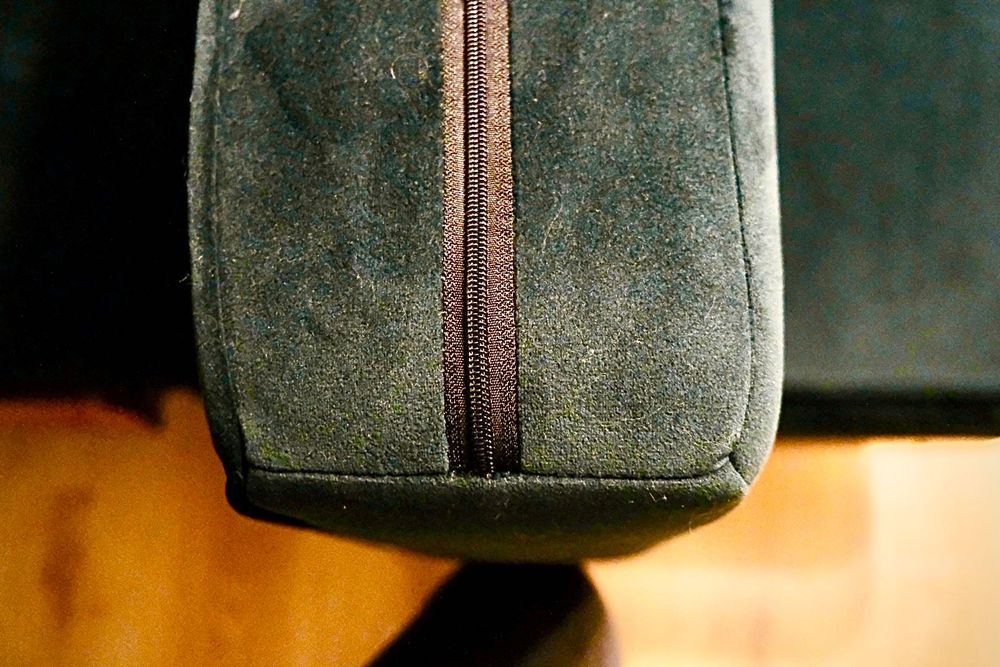 Sofa Tatra Nábytok z podnóżkiem | PRL, butelkowa zieleń, po renowacji