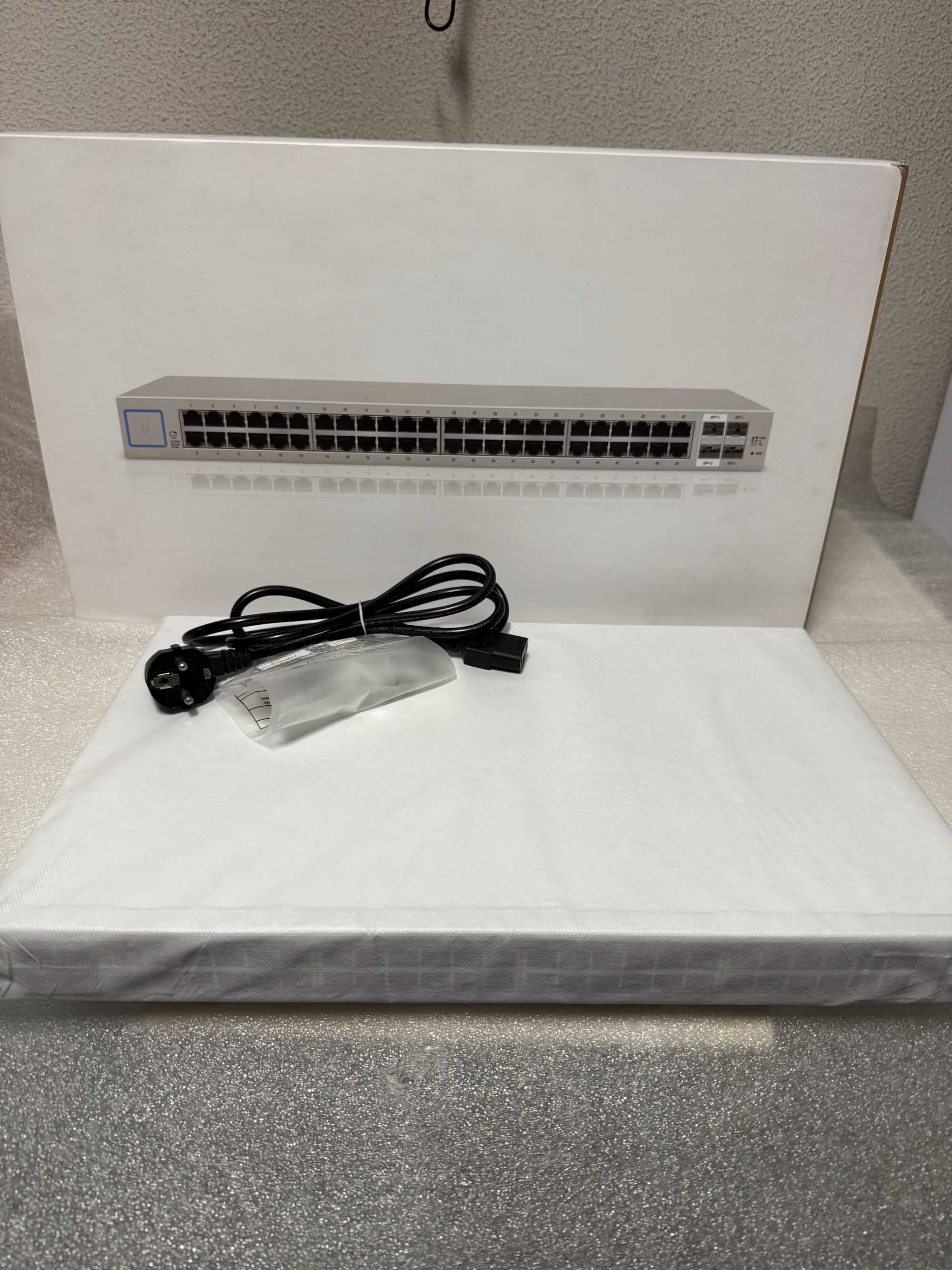 Ubiquiti US-48 - Switch 48 Portas sem POE.