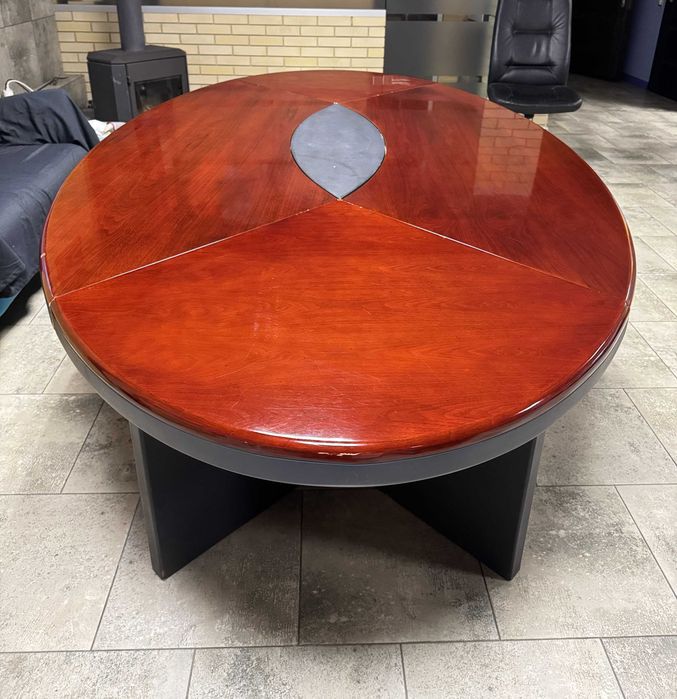 Стол для конференций, переговоров  Дорогая мебель с креслами