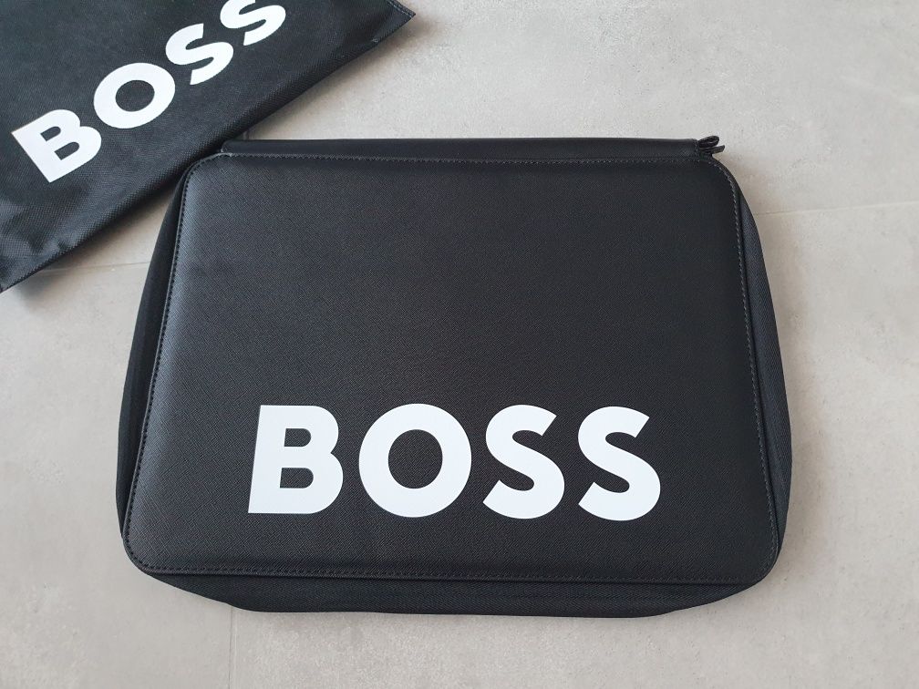 Etui na laptopa pokrowiec ochraniacz Hugo Boss nowy czarny