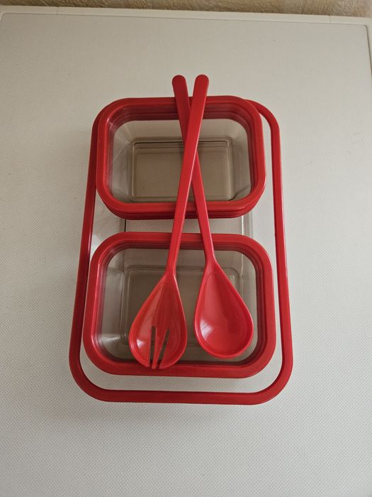 Набор пластиковой посуды