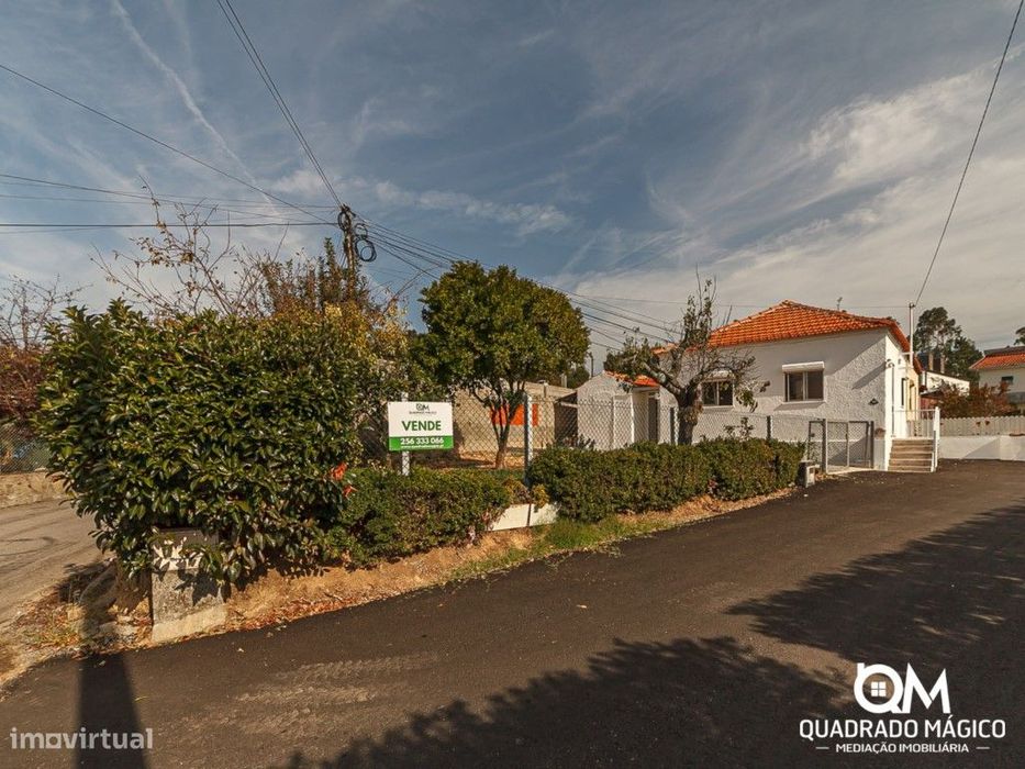 Moradia terrea em São João de ver para venda!