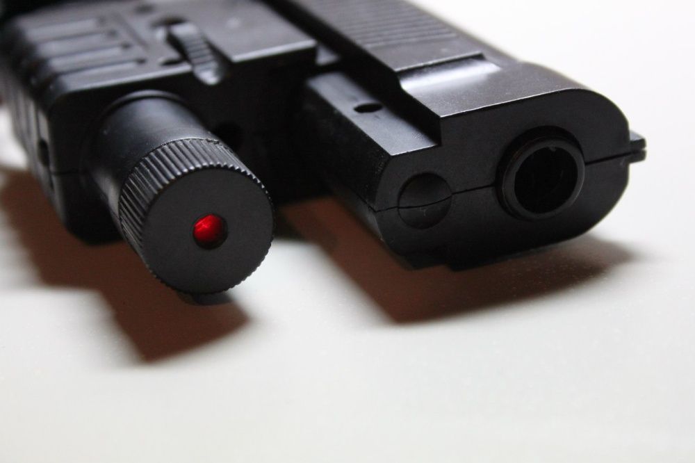 Игрушечный Пистолет на Пульках с Лазерным Прицелом