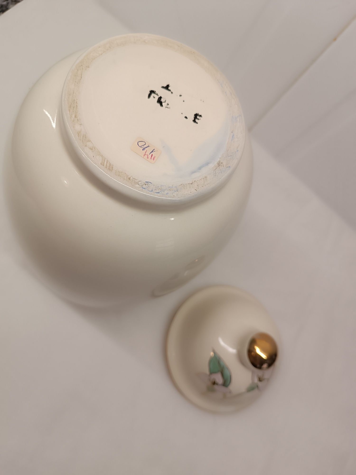 Pote Grande em Porcelana Antiga. 33 cm