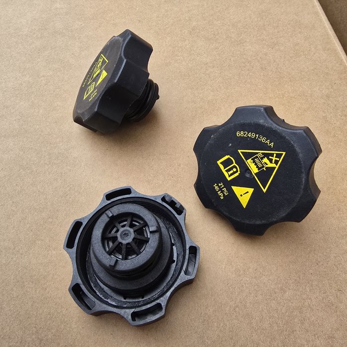 Крышка расширительного бачка охлаждения Jeep Compass Cherokee Chrysler