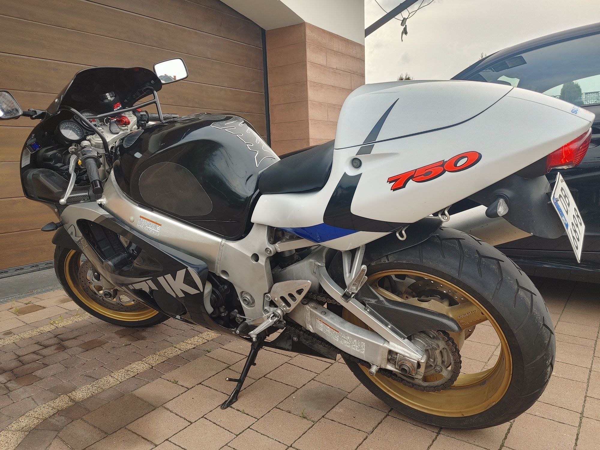 Suzuki GSXR 750 140KM