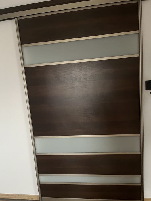 Drzwi przesuwne na prowadnicy