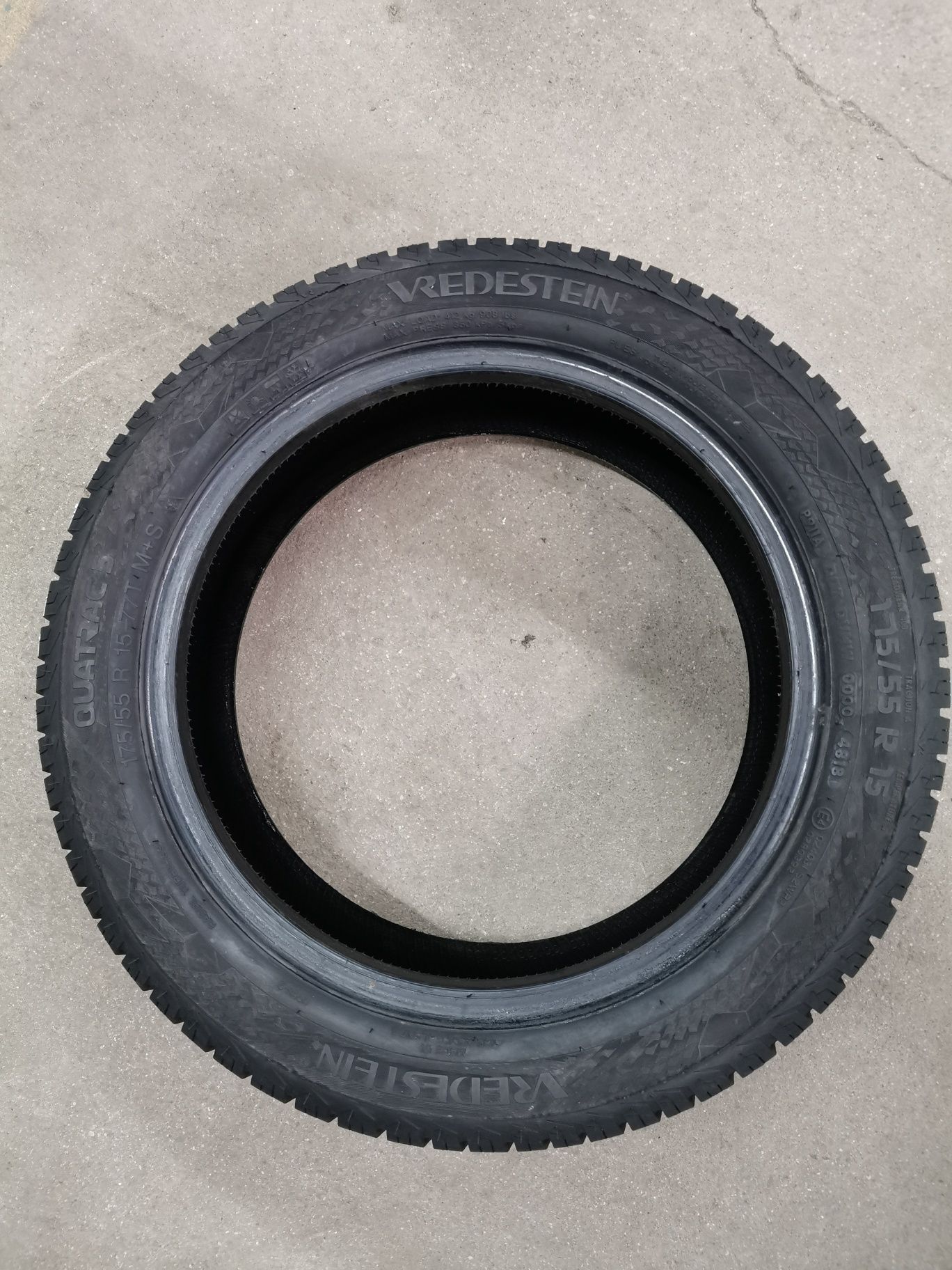 Para opon 175/55R15 77T Vredestein Quatrac 5